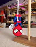 COLGANTE SPIDER-MAN DE CROCHET