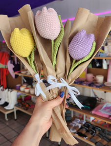 TULIPANES DE CROCHET