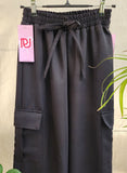 PANTALON TIPO CARGO CON AJUSTABLE