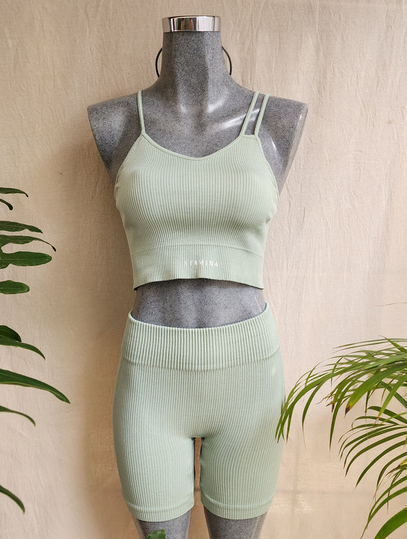 CONJUNTO DEPORTIVO (DOBLE TIRANTE) COLOR MENTA