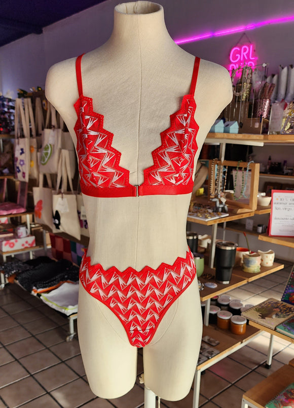 CONJUNTO ROJO TRIANGULOS