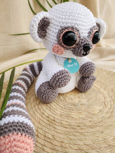 LEMUR HECHO A MANO DE CROCHET